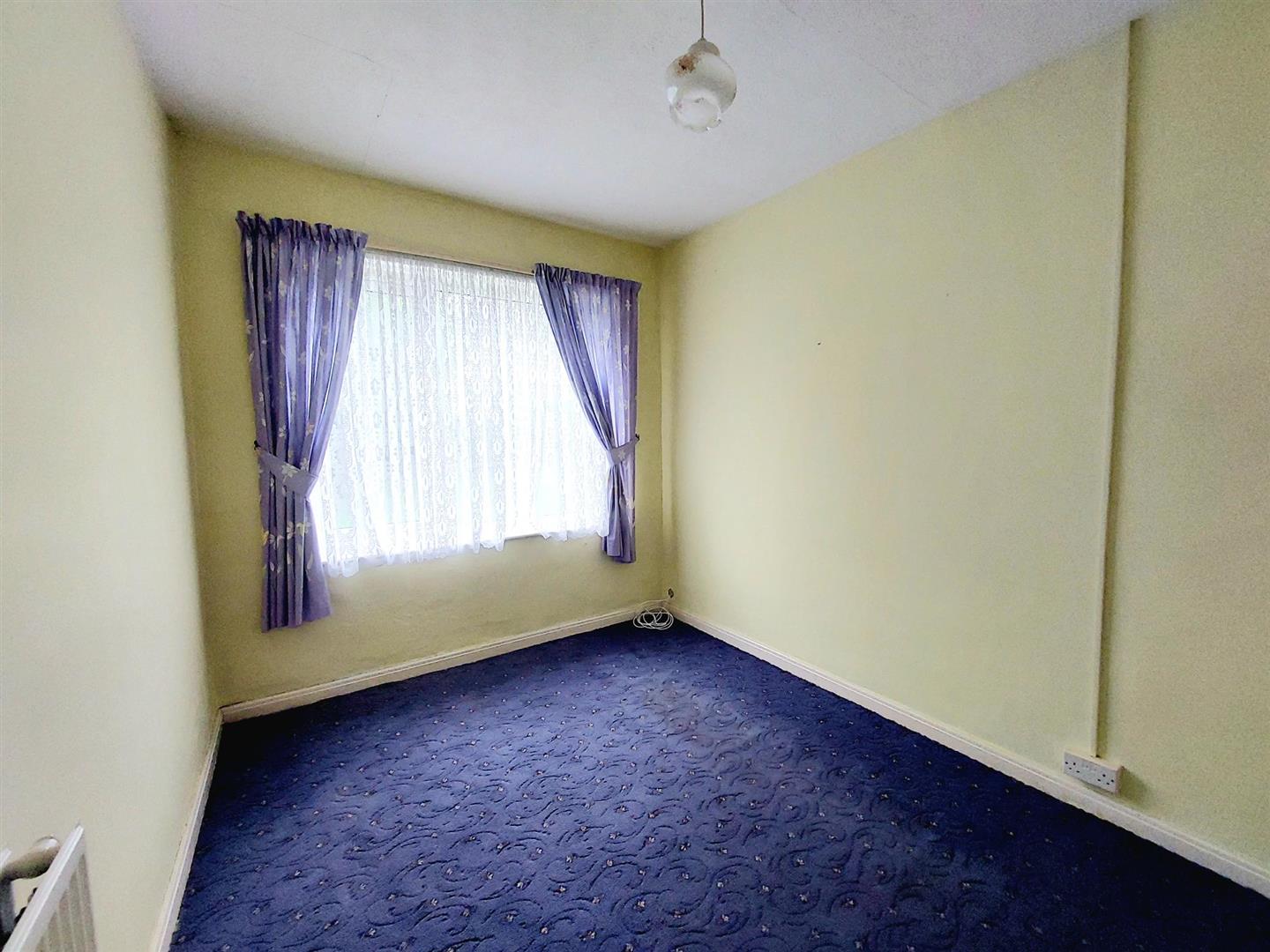 Victoria Road, Waunarlwydd, Swansea, SA5 4SX